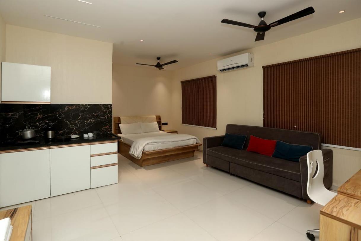 Stay10 Luxury Service Apartment Indore Bagian luar foto