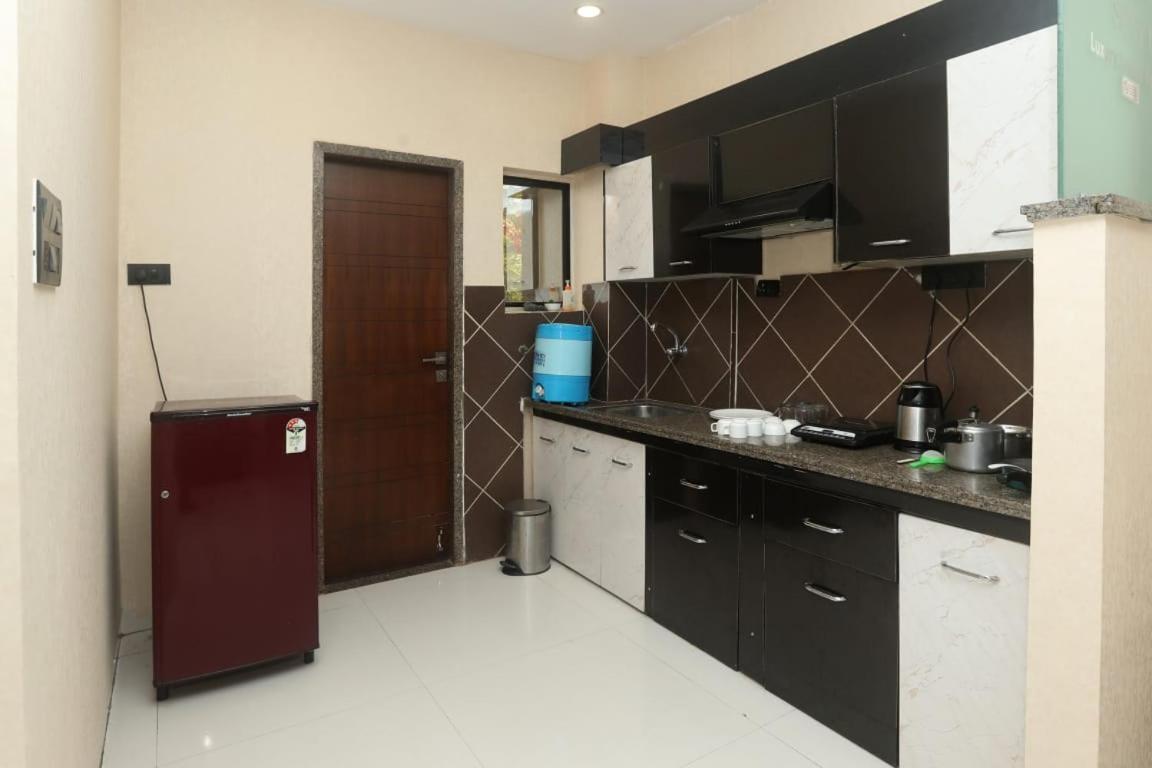 Stay10 Luxury Service Apartment Indore Bagian luar foto