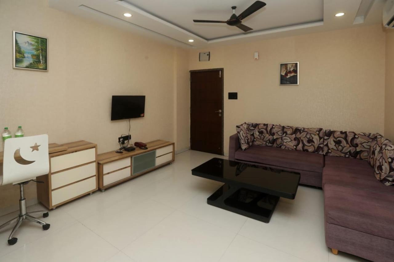 Stay10 Luxury Service Apartment Indore Bagian luar foto