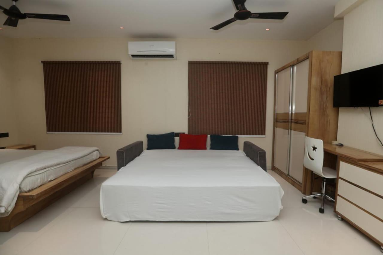 Stay10 Luxury Service Apartment Indore Bagian luar foto